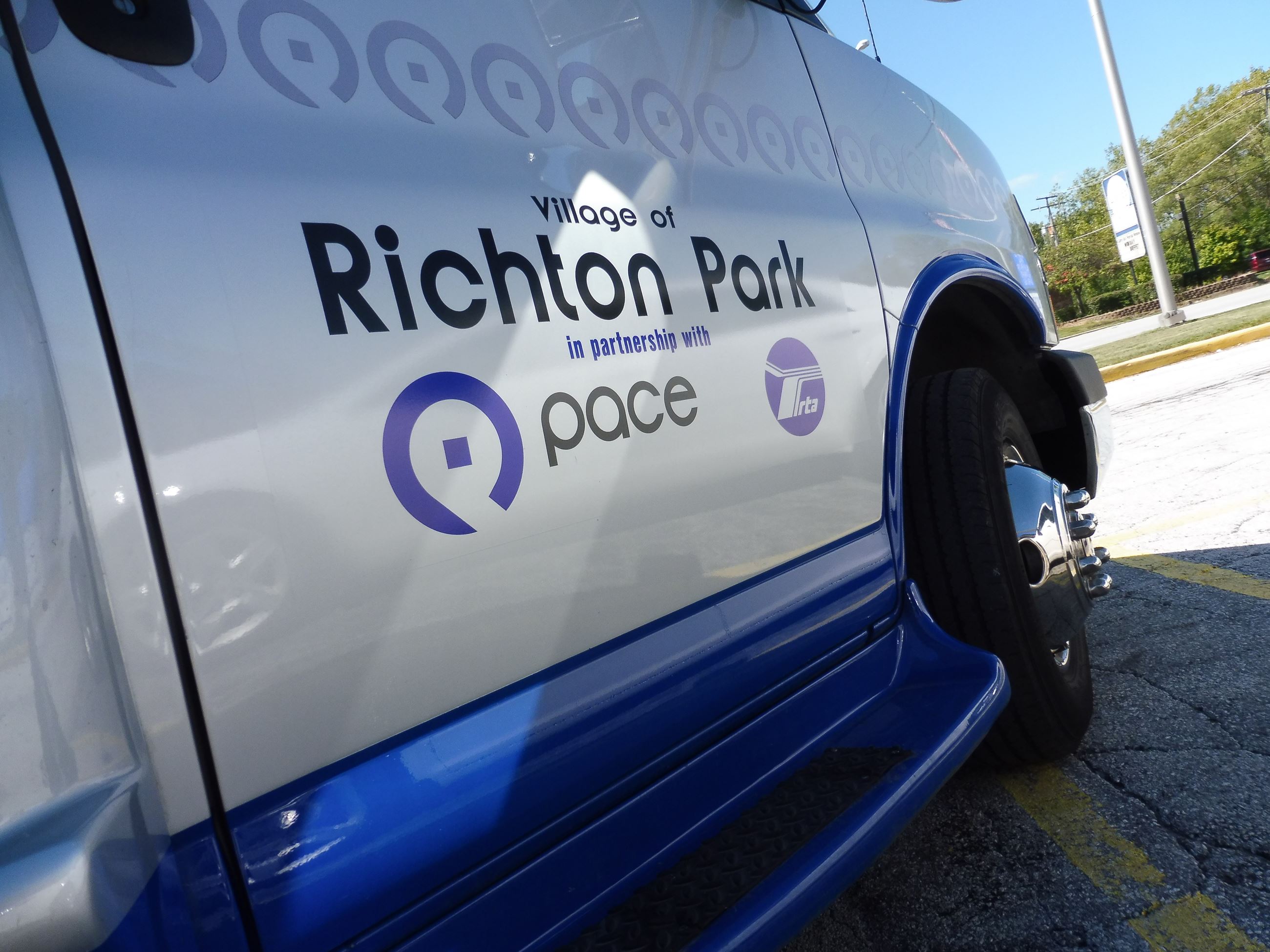 Richton Park Pace Bus - Closeup at angle